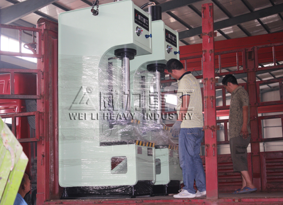 液壓機廠家訂購6臺單臂液壓機發貨