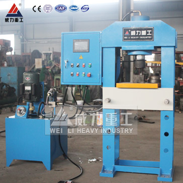 出口級63噸龍門液壓機