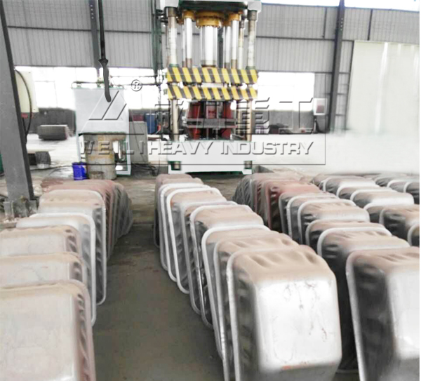 雙動薄板拉伸四梁四柱液壓機制造灰斗車