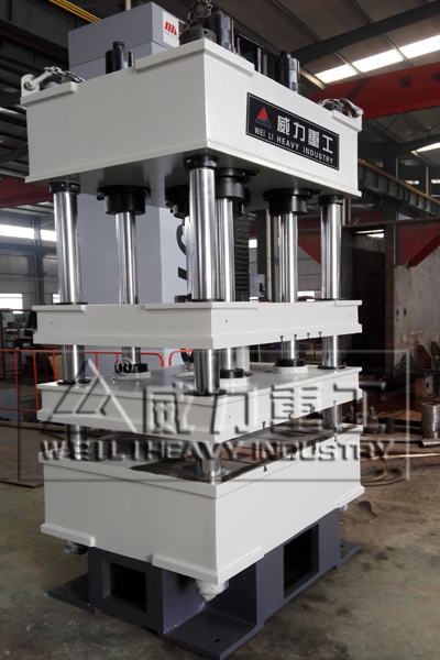 200噸液壓機使用現場