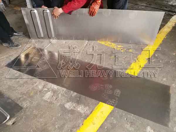 630噸集裝箱車廂板成型液壓機客戶車間使用現場