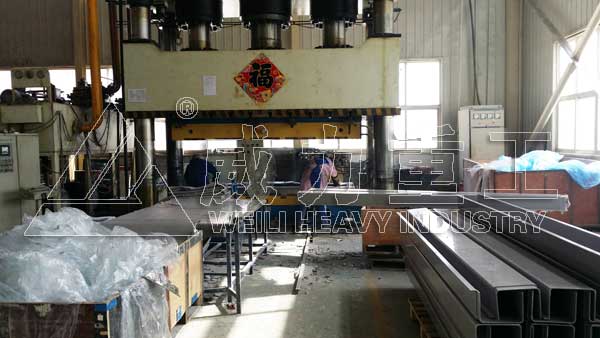 客戶使用現場電纜槽加工中