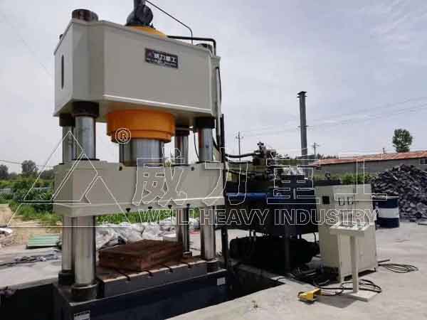 2600噸熱模鍛液壓機運送到客戶現場