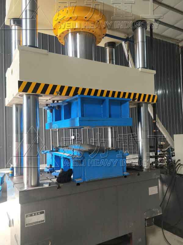 不銹鋼水箱板液壓機(jī)