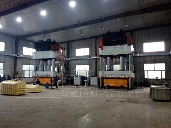 SMC玻璃鋼汽車導流罩模壓液壓機