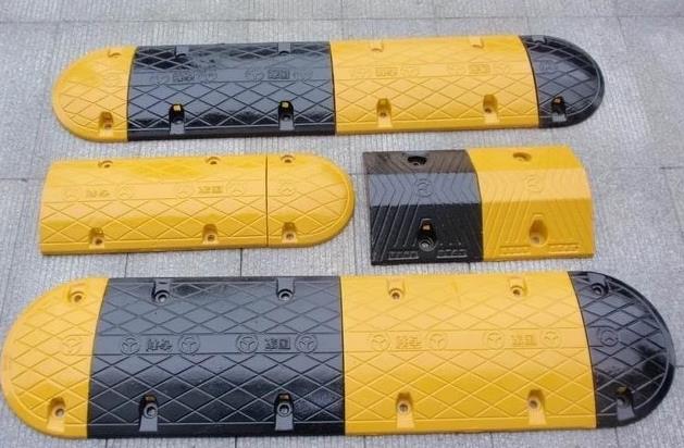 模壓成型減速帶產品