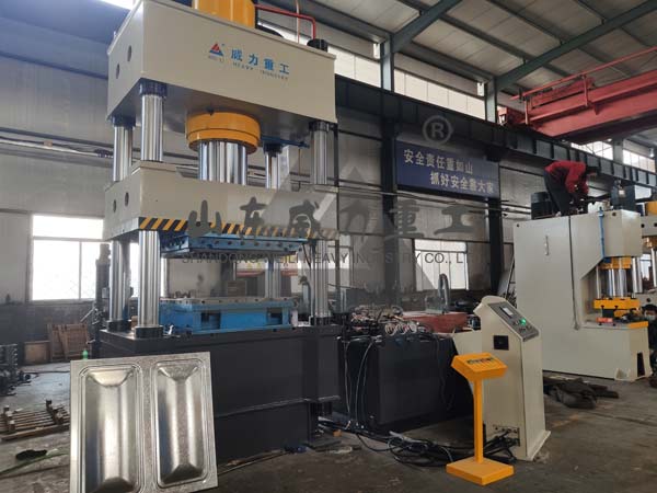 500噸巧克力水箱板成型液壓機(jī)