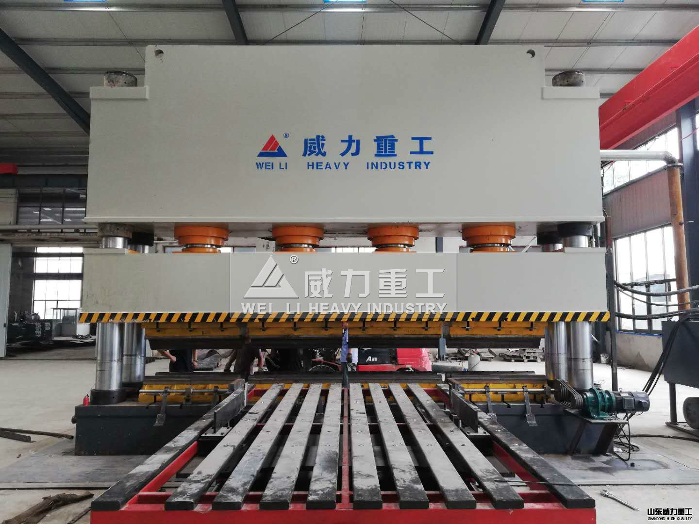 四柱式集裝箱板沖壓成型液壓機