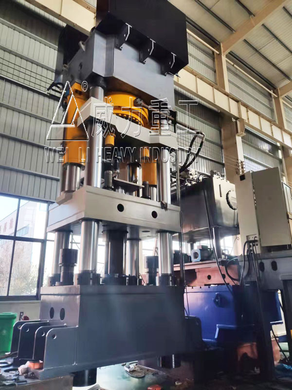 1800噸四梁四柱液壓機(jī)