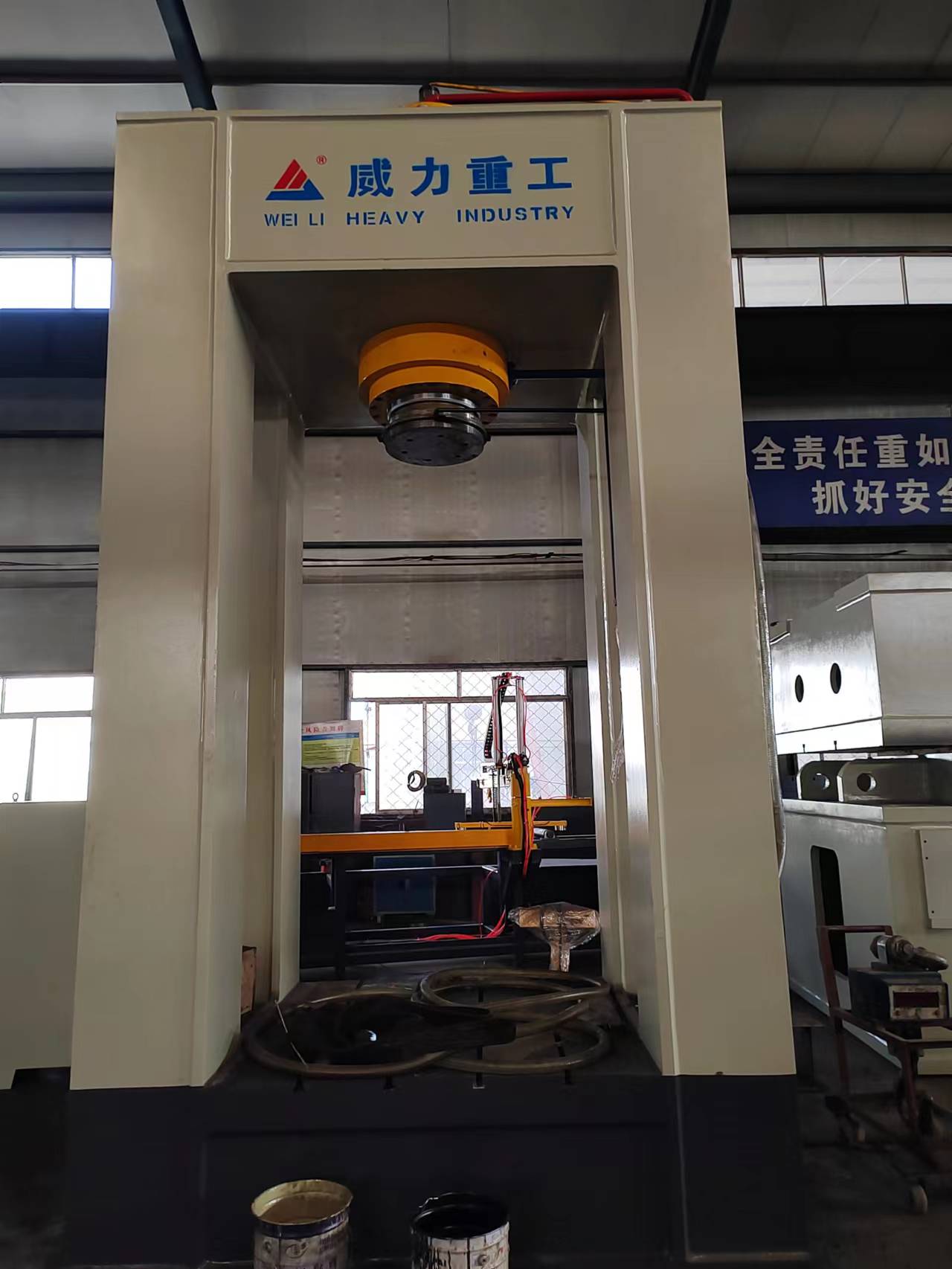 500噸龍門液壓機