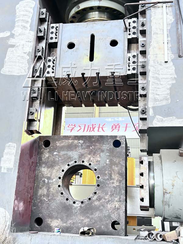 2000噸多向模鍛液壓機主缸1200噸，噸位800