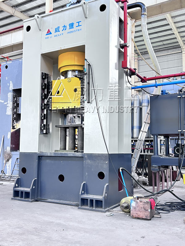 1600噸萬向節十字軸鍛造液壓機