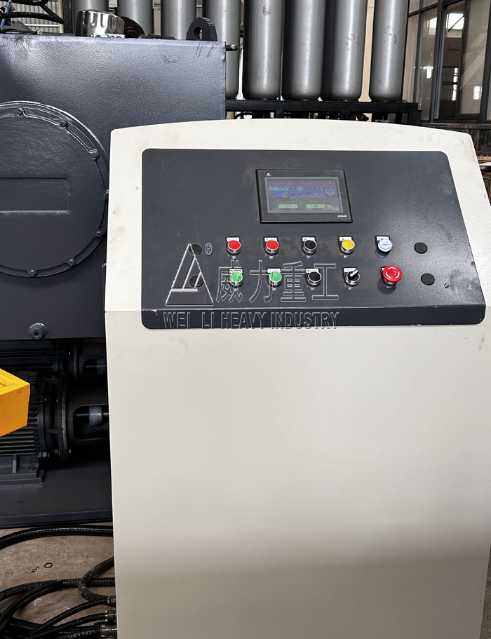 500噸框架式液壓機配有PLC、伺服系統(tǒng)