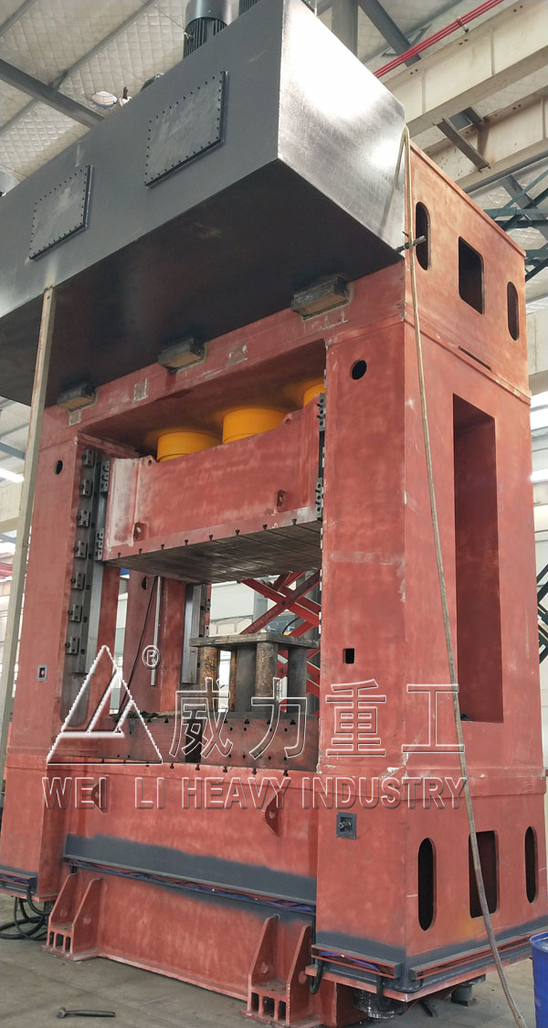 1800噸木屑托盤模壓液壓機